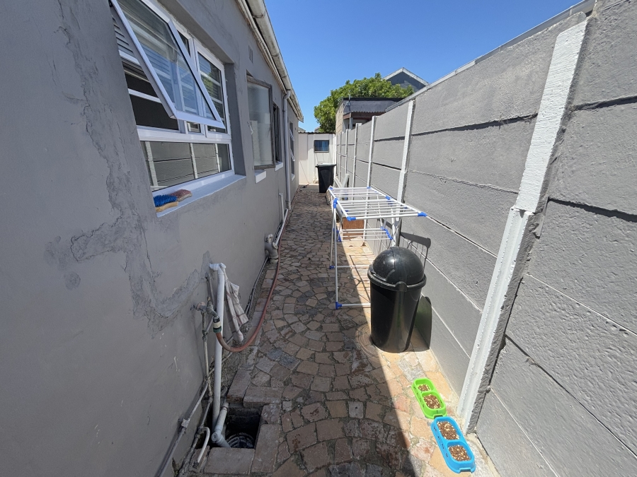 4 Bedroom Property for Sale in Colorado Park Western Cape